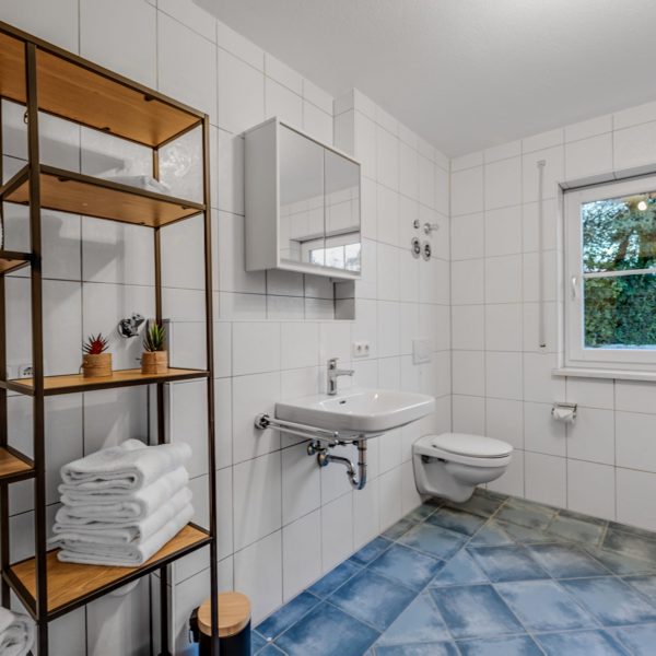 06 Badezimmer 1